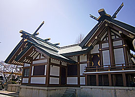 奥戸天祖神社社殿左側面