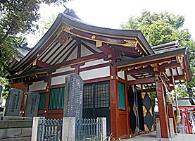 女塚神社社殿右側面