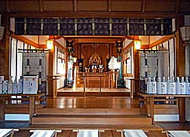穏田神社拝殿内部