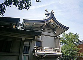 大島愛宕神社本殿左側面