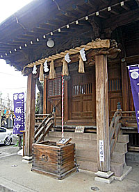 市野倉太田神社拝殿向拝左より