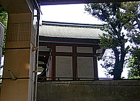 鮫洲八幡神社本殿左背面