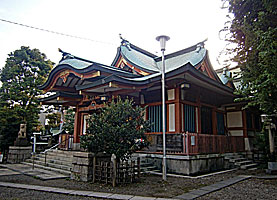 鮫洲八幡神社拝殿近景左より