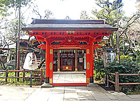 芝愛宕神社丹塗りの門