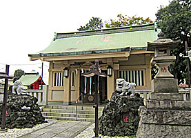 志茂熊野神社拝殿左より