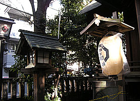 下谷三島神社燈籠