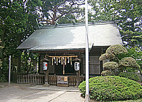 田端神社拝殿左より