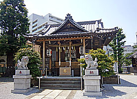 高田氷川神社拝殿左より