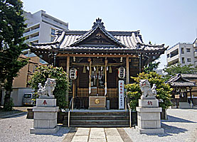 高田氷川神社拝殿正面
