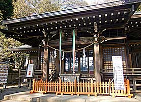 高松八幡神社拝殿向拝左より