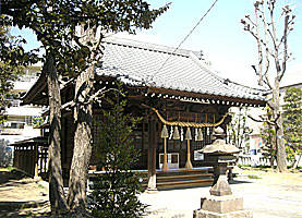 竹塚神社拝殿右より