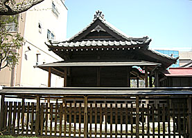 竹塚神社本殿右側面