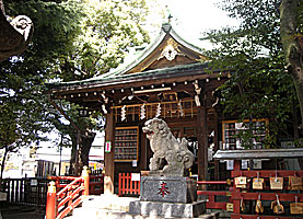 立石熊野神社拝殿左より
