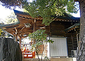立石熊野神社拝殿左側面