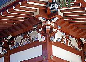 鶴間熊野神社拝殿木鼻・蟇股