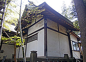 産千代稲荷神社本殿左背面
