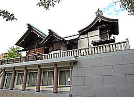 宇喜田稲荷神社社殿左側面