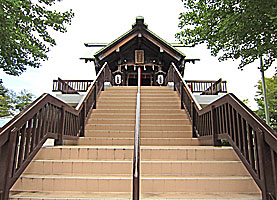 宇喜田稲荷神社拝殿への階段
