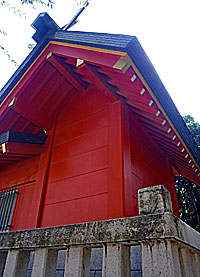 矢口東八幡神社本殿左背面