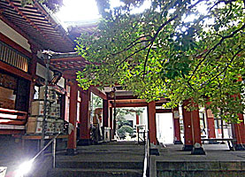 雪ヶ谷八幡神社拝殿向拝右側面