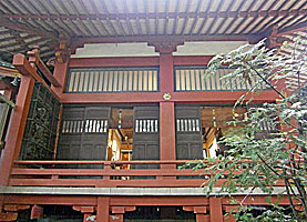 雪ヶ谷八幡神社拝殿右側面