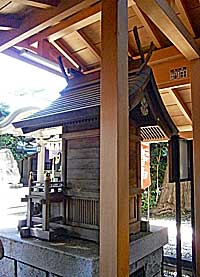 雑司ヶ谷西宮神社社殿右背面