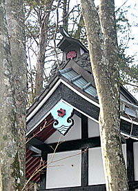 新屋山神社本殿懸魚